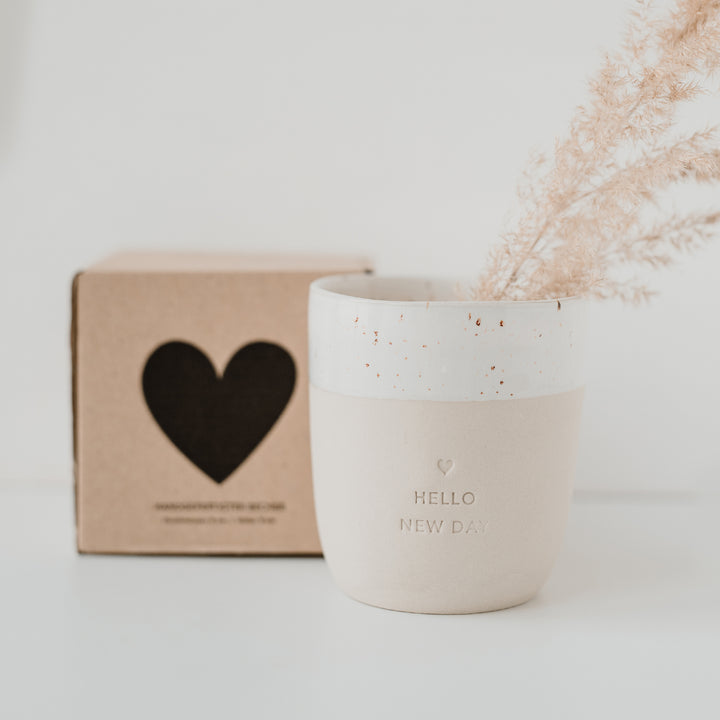 Becher "Hello New Day" - raschekraenzedevelopment